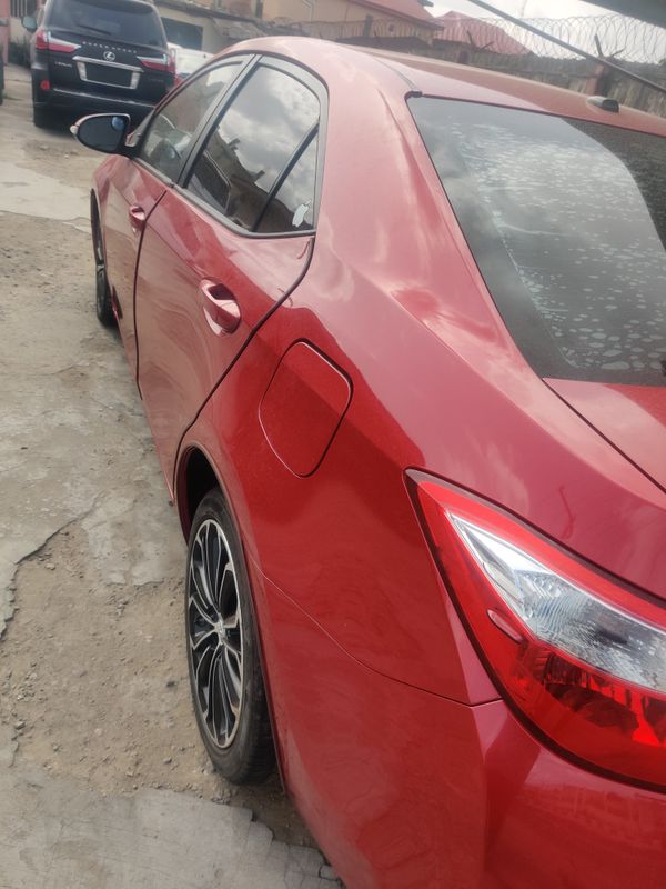 Thumbnail 3 of 2015 Toyota Corolla